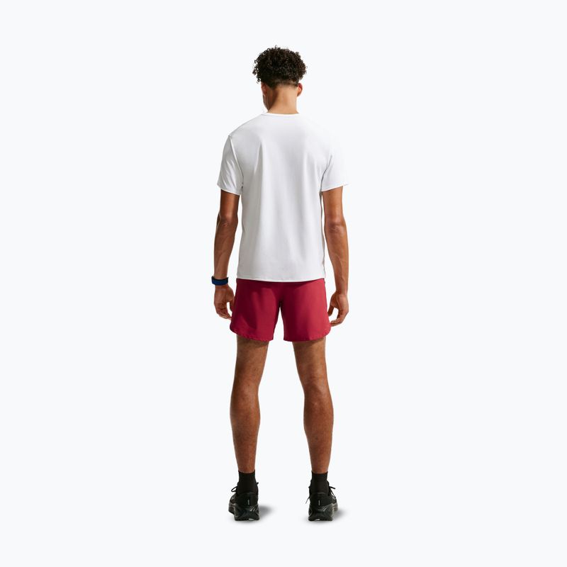 Pánske bežecké šortky Nike Stride Dri-Fit 2in1 7" tough red 3