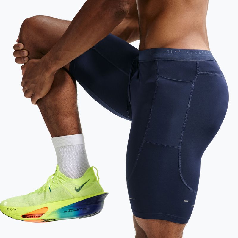 Pánske bežecké šortky Nike Stride midnight navy 6