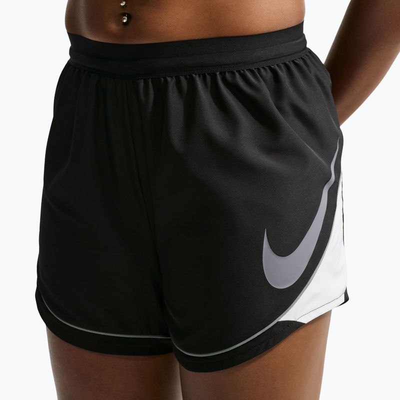 Dámske bežecké šortky Nike Tempo Dri-Fit Unlined black/white/cool grey 4