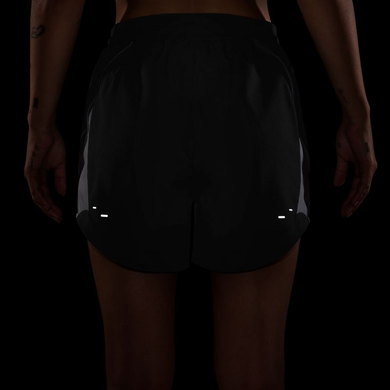 Dámske bežecké šortky Nike Tempo Dri-Fit Unlined black/white/cool grey 8