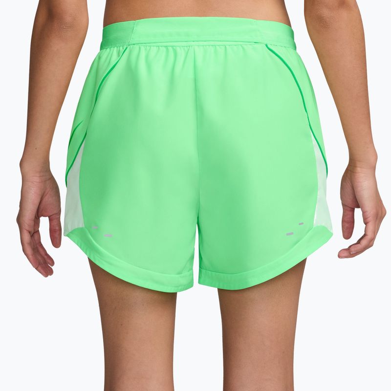 Dámske bežecké šortky Nike Tempo Dri-Fit Unlined illusion green/barely green/green spark 2