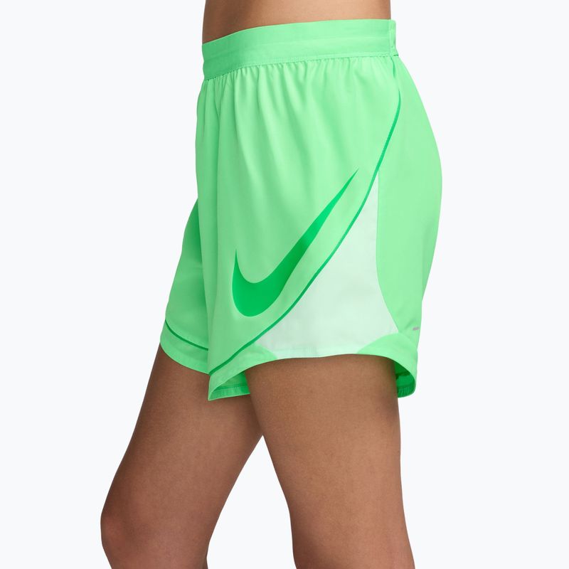 Dámske bežecké šortky Nike Tempo Dri-Fit Unlined illusion green/barely green/green spark 3