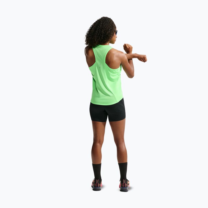Dámske bežecké tričko Nike Swift Dri-Fit Tank Top illusion green 3