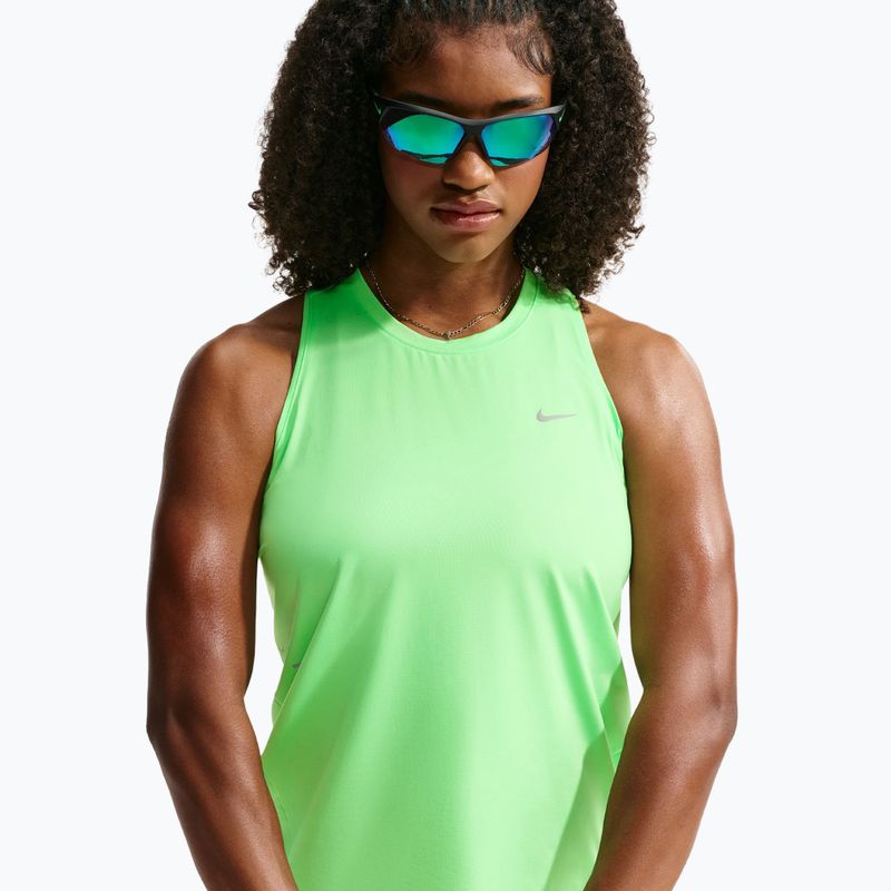 Dámske bežecké tričko Nike Swift Dri-Fit Tank Top illusion green 4