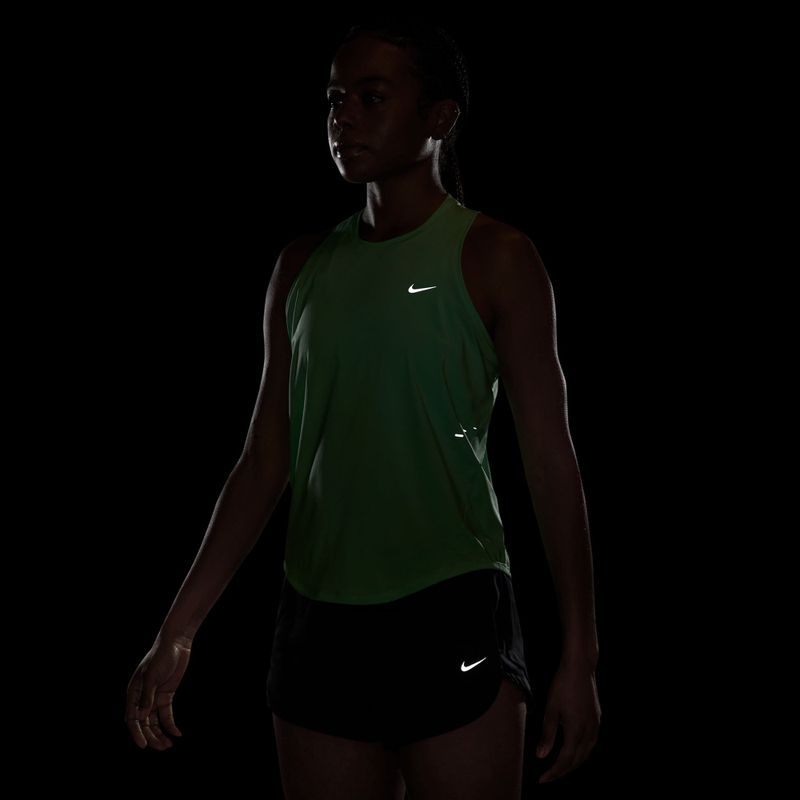 Dámske bežecké tričko Nike Swift Dri-Fit Tank Top illusion green 7