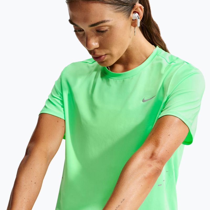 Dámske bežecké tričko Nike Swift Dri-Fit illusion green 6