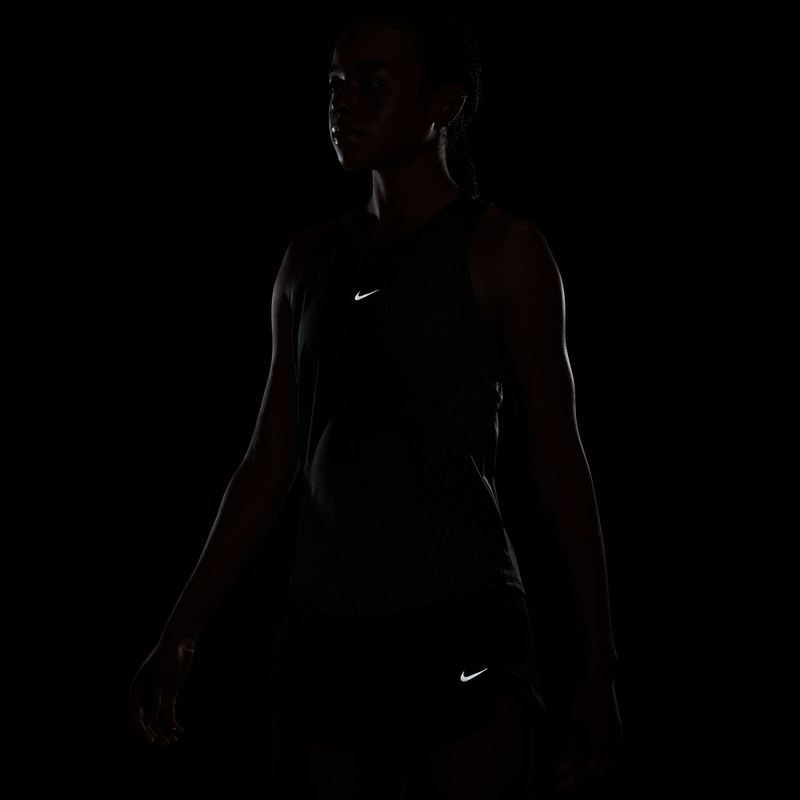 Dámske bežecké tričko Nike Swift Aero-FIT Tank Top black/light green spark 6