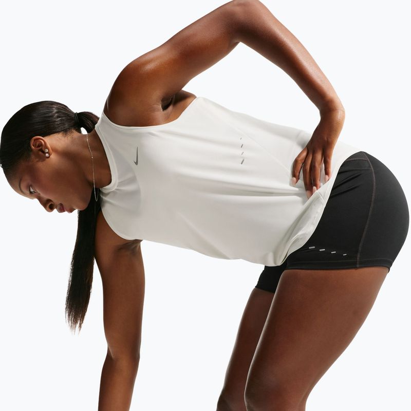 Dámske bežecké tričko Nike Swift Dri-Fit Tank Top sail 6