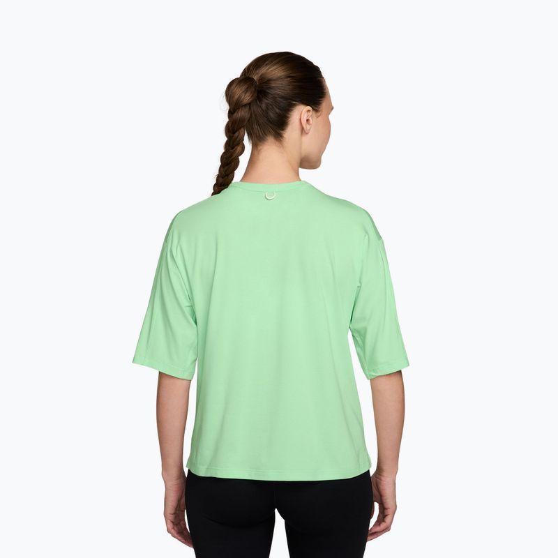 Dámske tréningové tričko Nike 24.7 ImpossiblySoft Light cucumber calm/illusion green 2