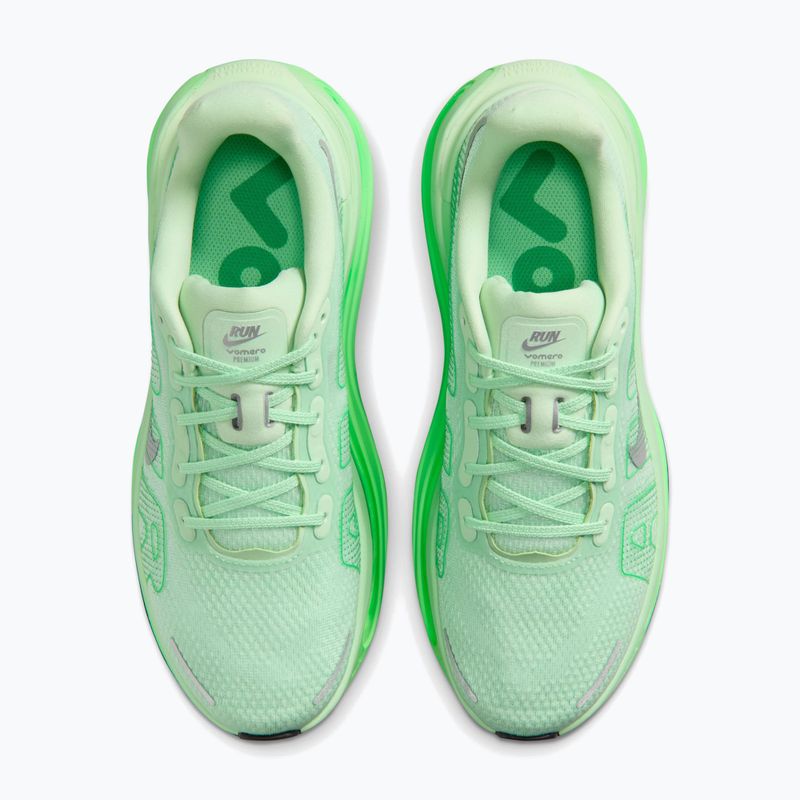 Dámske bežecké topánky Nike Vomero Premium cucumber calm/metallic silver 5