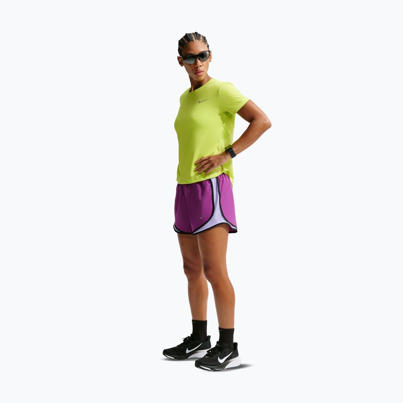 Dámske bežecké šortky Nike Tempo Dri-Fit Mid-Rise bold berry/purple pulse 2