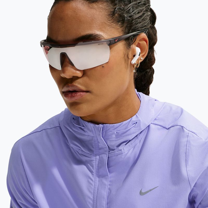 Dámska bežecká bunda Nike Swift Repel Packable purple pulse 4