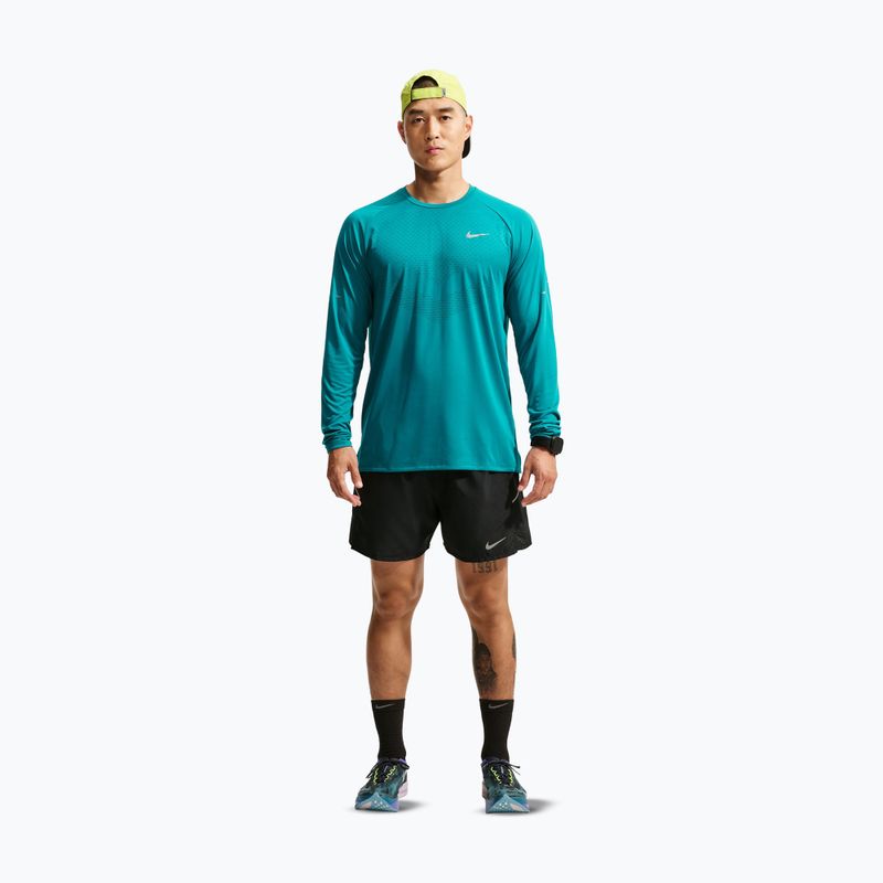 Pánske bežecké tričko longsleeve Nike Stride bright spruce 2