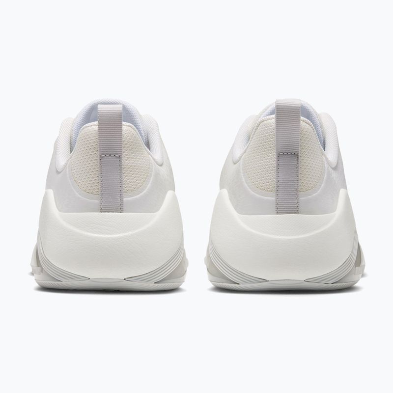 Dámske tréningové topánky Nike Bella 7 sail/photon dust/metallic silver 2