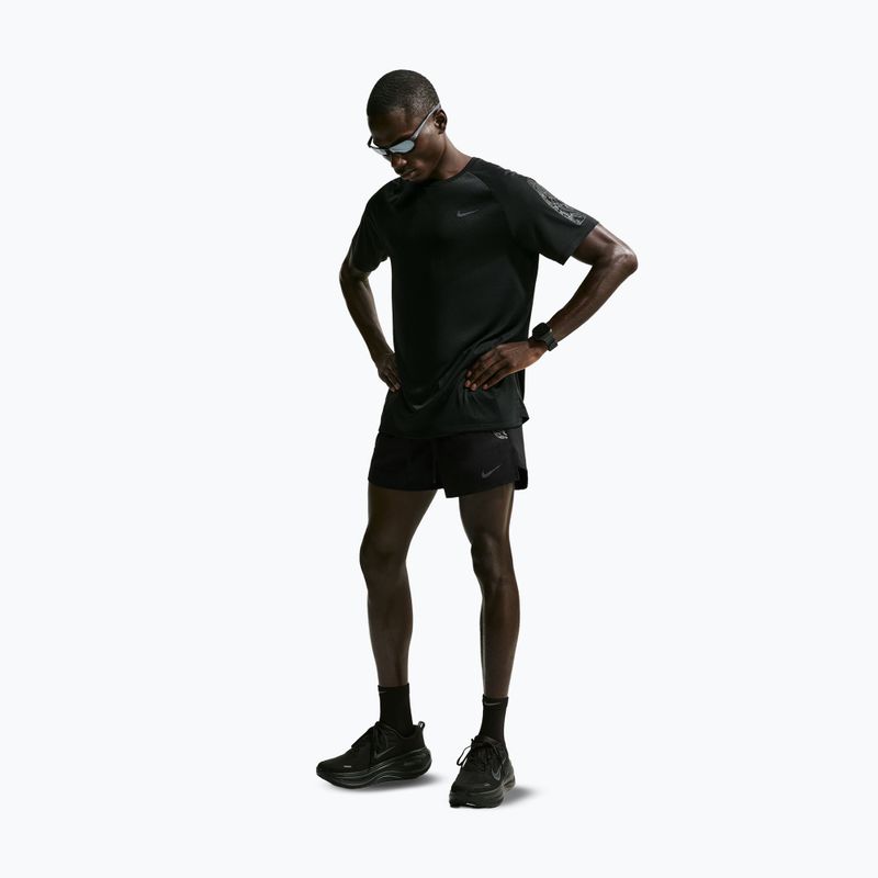Pánske bežecké šortky Nike Stride black 2