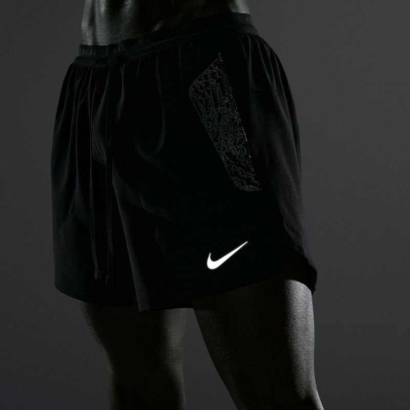 Pánske bežecké šortky Nike Stride black 7
