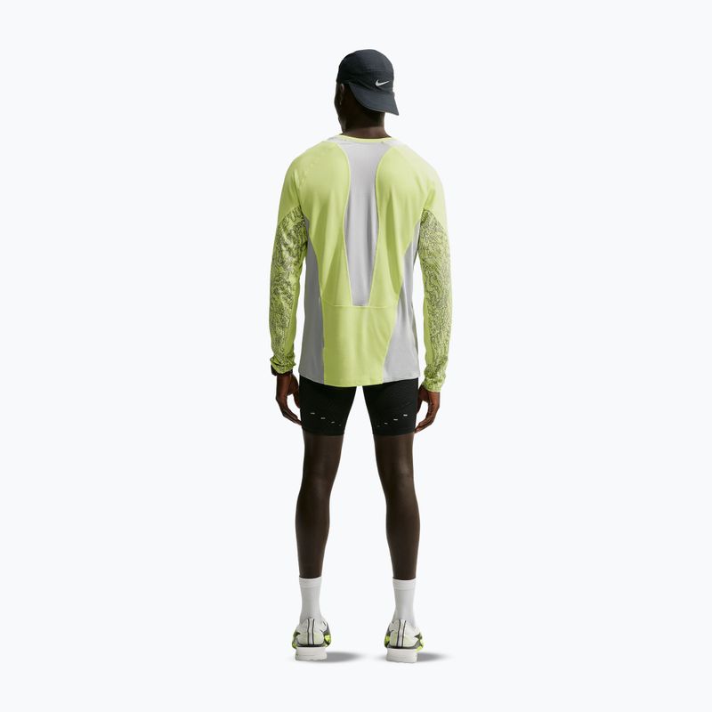 Pánske bežecké tričko longsleeve Nike Stride light lemon twist/grey fog 3