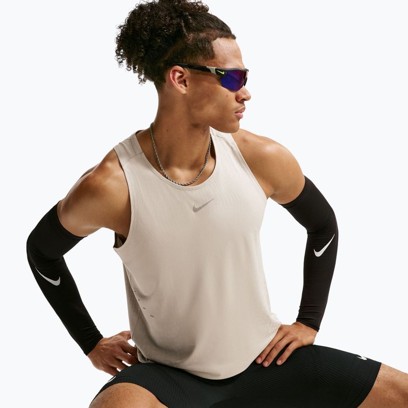 Pánske bežecké tričko Nike Stride cream Ii/sail 4