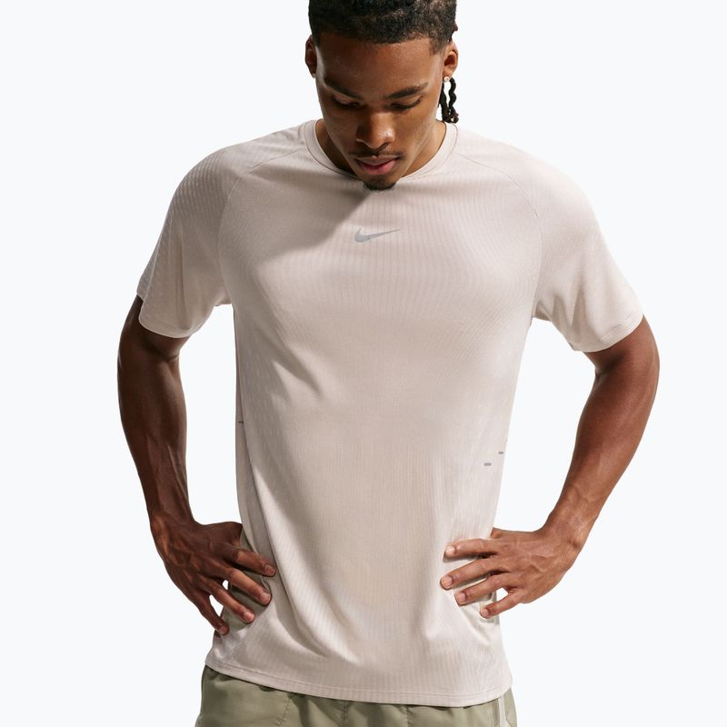 Pánske bežecké tričko Nike Stride cream Ii/sail