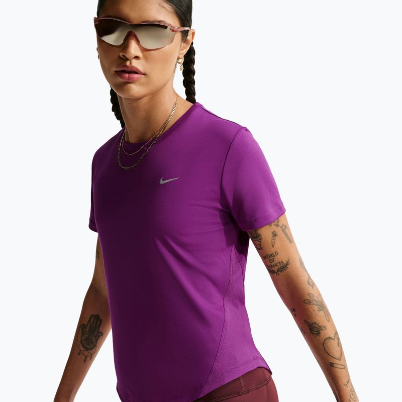 Dámske bežecké tričko Nike Tempo SS bold berry 4
