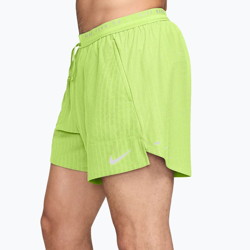 Pánske bežecké šortky Nike Stride light lemon twist 3