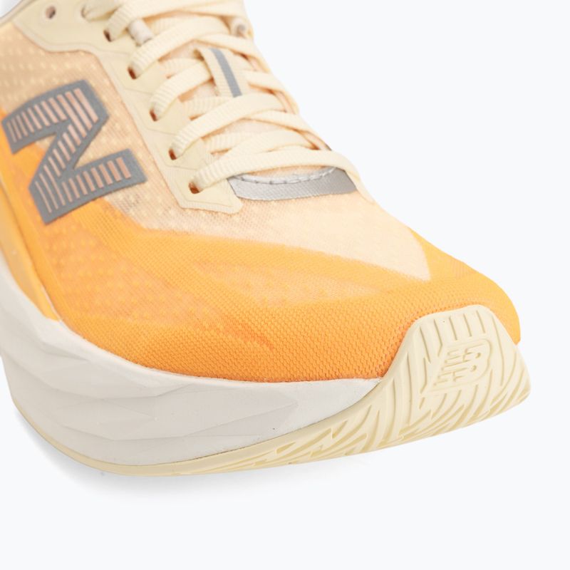 Dámske bežecké topánky New Balance FuelCell Rebel V5 calcium/gumdrop 7