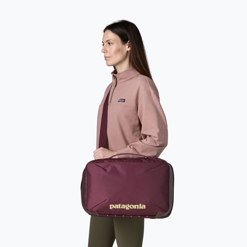 Turistický batoh Patagonia Black Hole Micro MLC 22 l berry fig 5