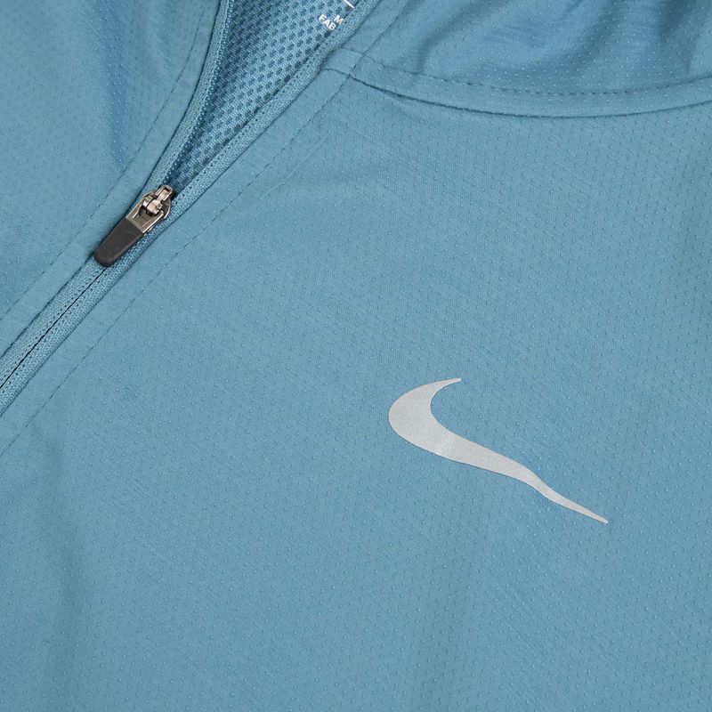 Pánska bežecká bunda Nike Impossibly Light Windrunner smoke grey/smokey blue/anthracite 3