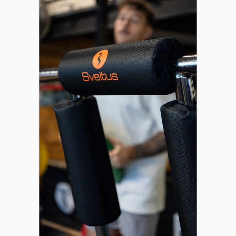 Olympijská osa na drepy + 2 svorky Sveltus Safety Squat Bar chrome/black 6