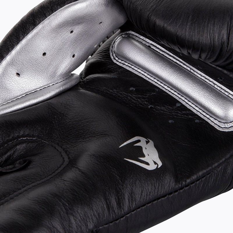 Venum Giant 3.0 čierno-strieborné boxerské rukavice 2055-128 7