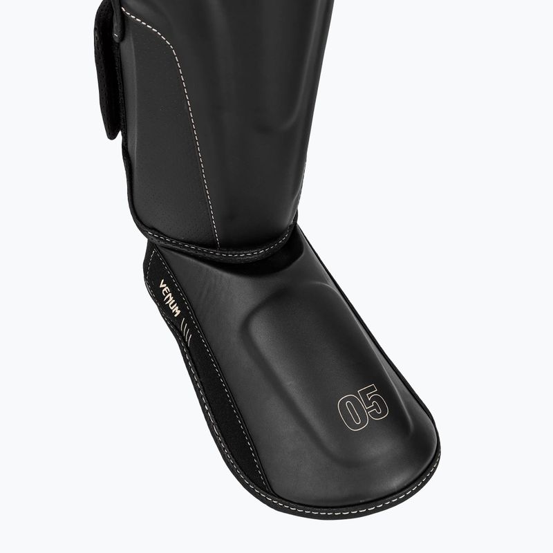 Chrániče holennej kosti Venum Impact Evo čierne 8