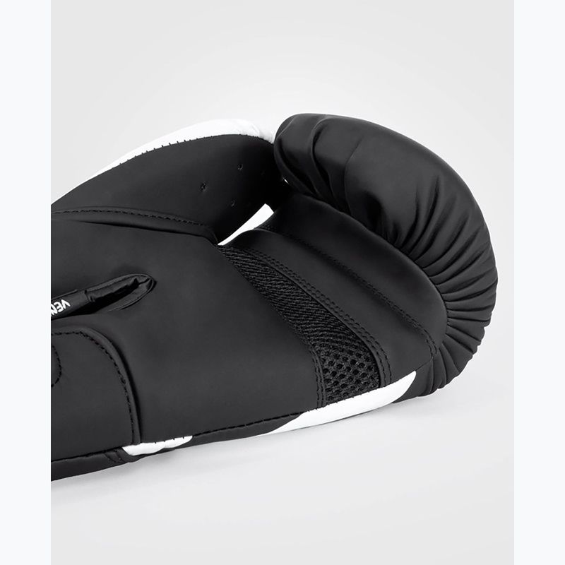 Pánske boxerské rukavice Venum Challenger 4.0 black/white 7