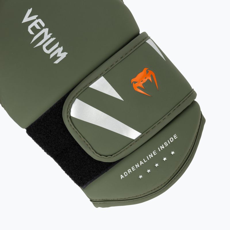 Pánske boxerské rukavice Venum Challenger 4.0 black/khaki 6