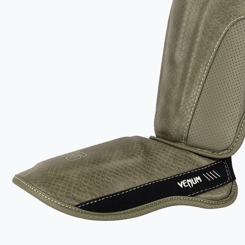 Chrániče holení a nôh Venum Impact Evo Scales Shinguards army green 6