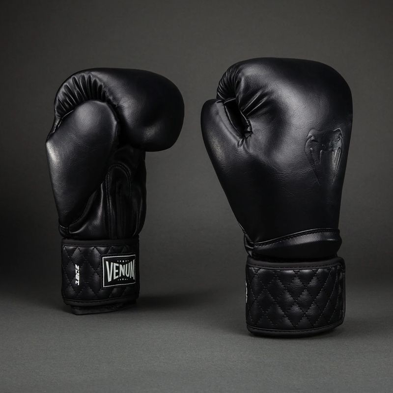 Boxerské rukavice Venum Impact Classic Boxing black 2
