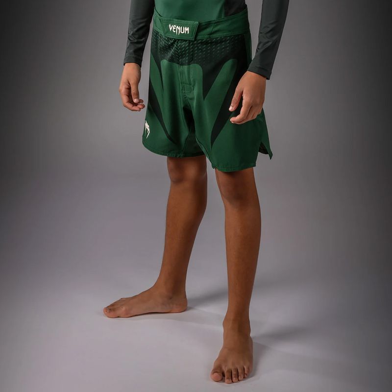 Detské tréningové šortky Venum Attack Kids Fightshorts forest green/off white 3