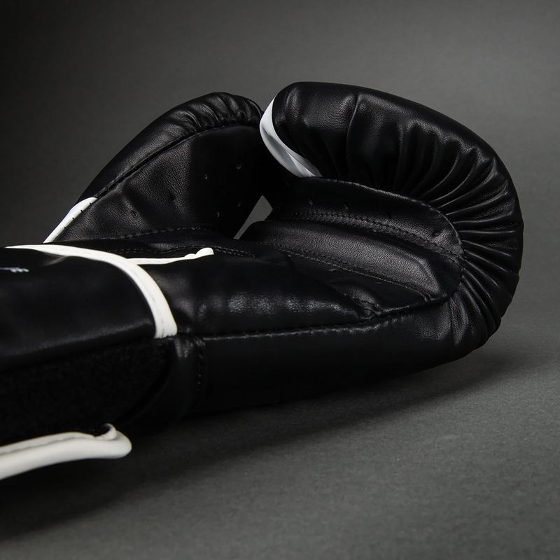 Boxerské rukavice Venum Challenger 2.5 Boxing black/white 4