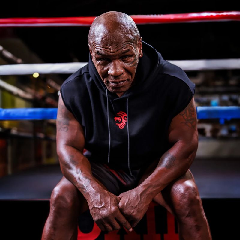 Pánska mikina Venum x Mike Tyson Tiger Sleeveless Hoodie deep black/intense red 8