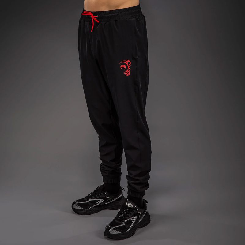 Pánske tréningové nohavice Venum x Mike Tyson Tiger Joggers deep black/intense red 3