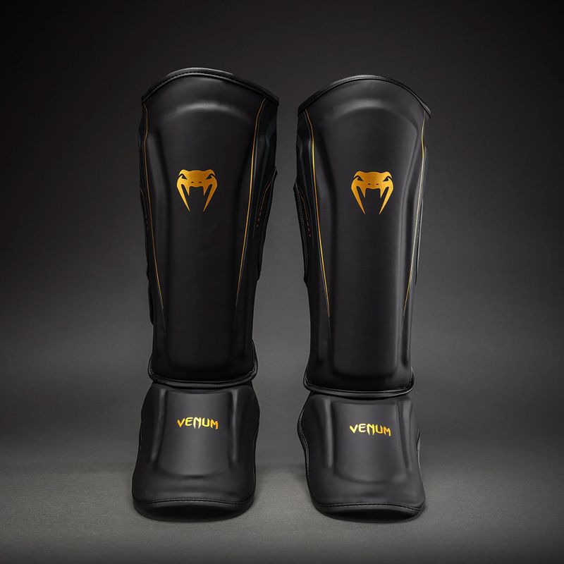 Chrániče holení a chodidiel Venum Streamline Shin black/gold 2