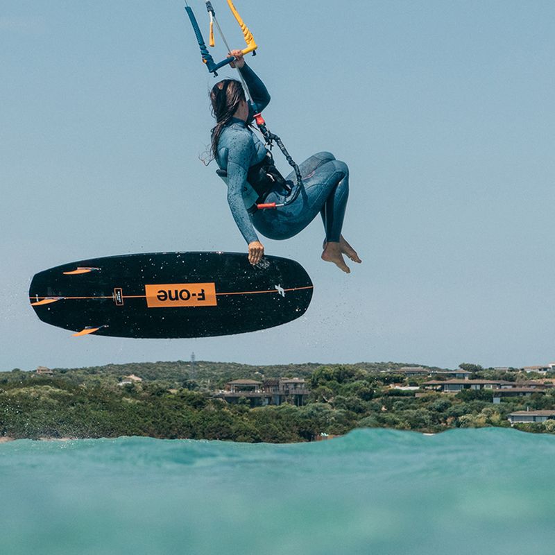 F-ONE Magnet Carbon kitesurfingová doska čierna 77214-0501 2