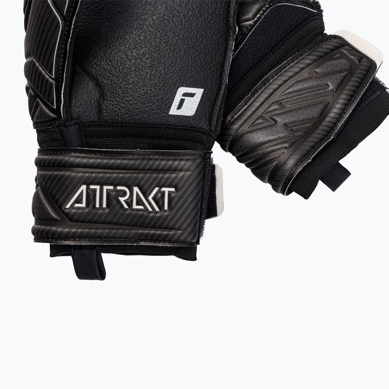 Reusch Attrakt Resist Finger Support Brankárske rukavice čierne 5270610-7700 4