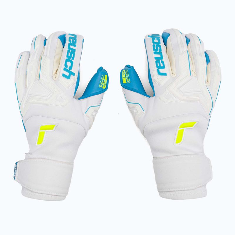 Reusch Attrakt Freegel Aqua Vetruodolné brankárske rukavice biele 527459