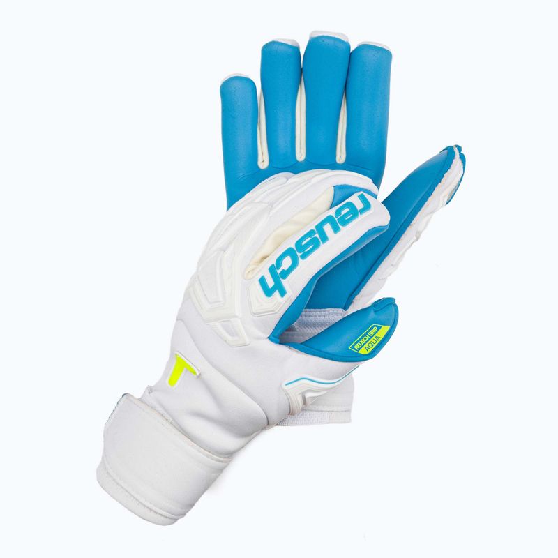 Reusch Attrakt Freegel Aqua Vetruodolné brankárske rukavice biele 527459 2