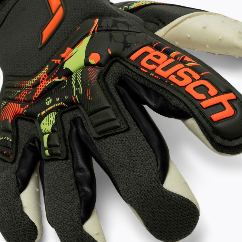 Reusch Attrakt Speedbump brankárske rukavice zelené 53739-5556 3