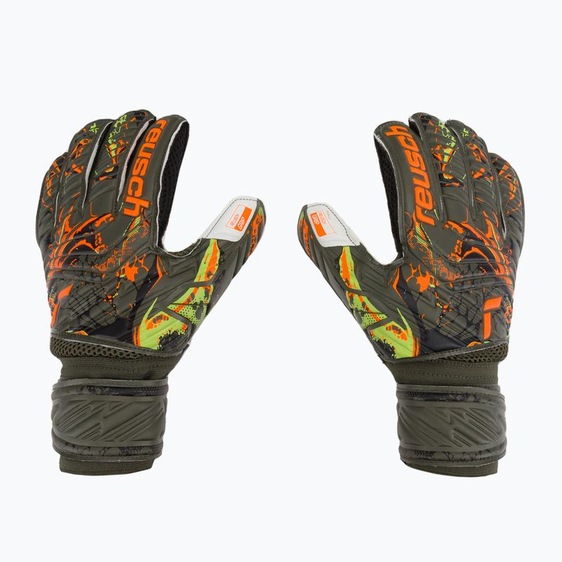 Reusch Attrakt Grip brankárske rukavice zelené 5370018-5556