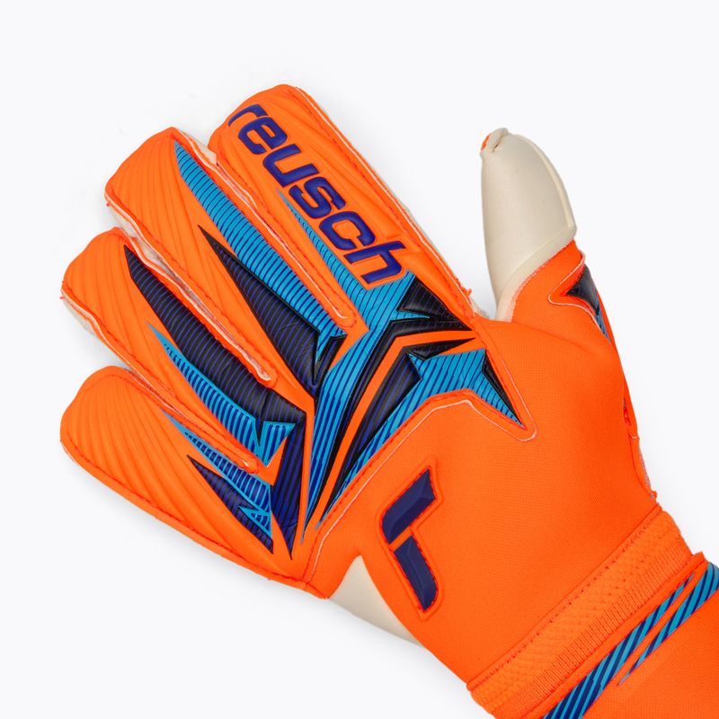 Brankárske rukavice Reusch Attrakt Gold X Evolution shocking orange/blue 4
