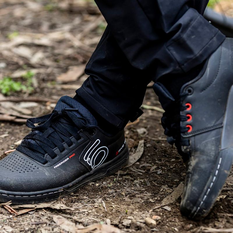 Pánske cyklistické topánky Adidas FIVE TEN Freerider Pro core black/cloud white/cloud white platform 9