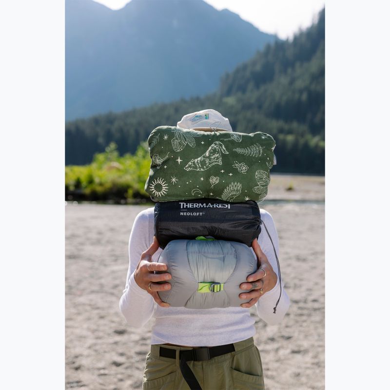 Cestovný vankúš Therm-a-Rest Compressible Cinch R woodland 4