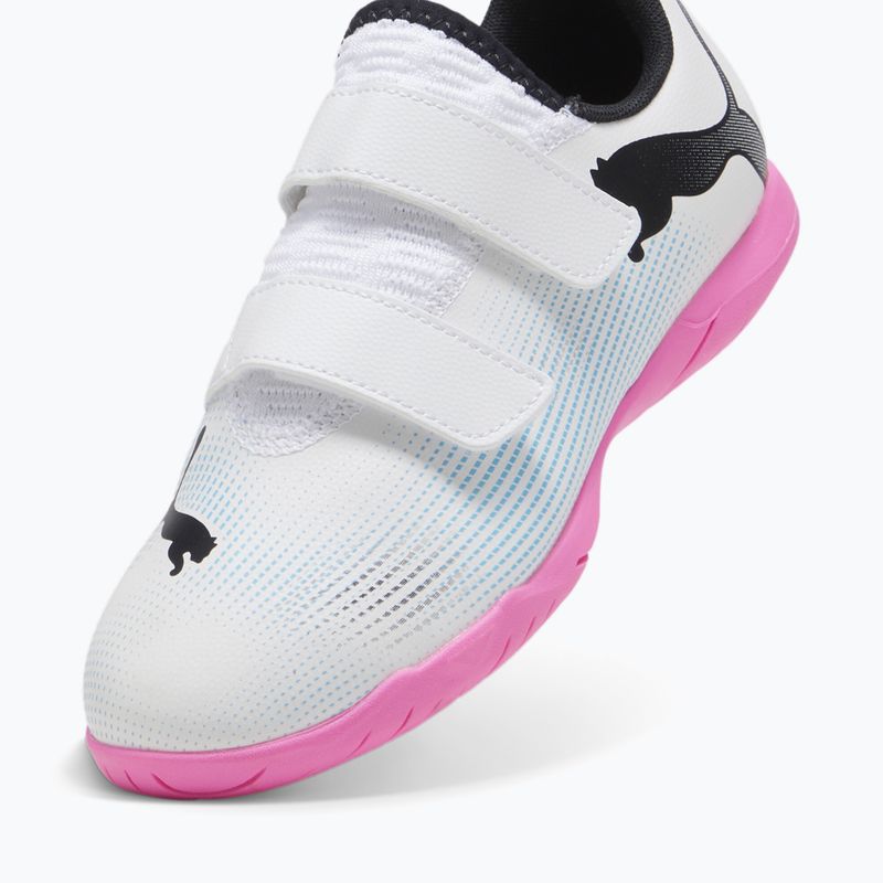 Detská futbalová obuv PUMA Future 7 Play IT V puma white/puma black/poison pink 8